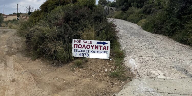 Οι βίλες φύτρωσαν στα καμμένα στο Μαρμάρι Ευβοίας