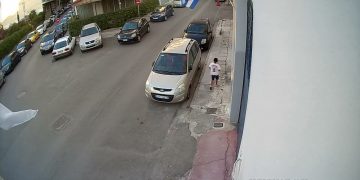 Βανδαλισμοί αυτοκινητών απο Ρομά στον Κολωνό
